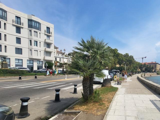 Appartement où local commercial de 200m2 face mer 200m² Ajaccio