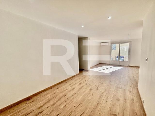 Appartement P2 52m2 Nimes Les Jardins De La Fontaine Avec Te. 52m² Nîmes