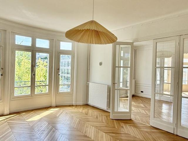 Appartement • Parc Monceau