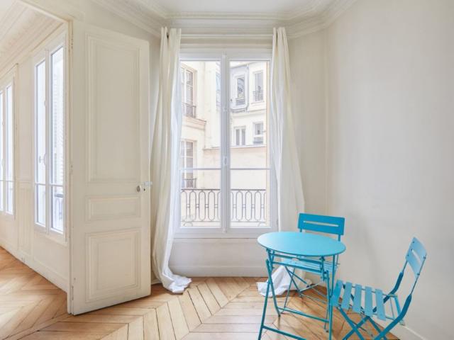 Appartement Paris 75008 5 pièces 2 chambres balcon rue d'Artois
