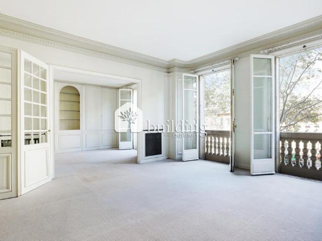 APPARTEMENT PARIS 7 PIÈCES 155 M²