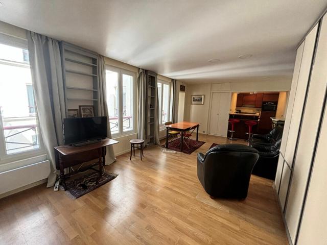 Appartement Paris 8ème 1 pièce s 42.45 m2