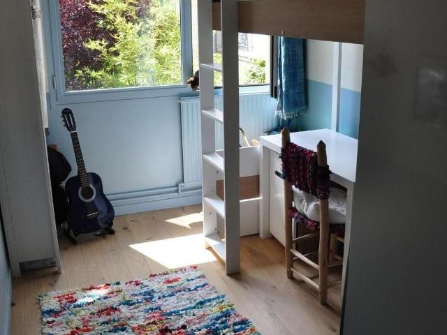 Appartement paris 11 eme T3 70 m2 avec parking