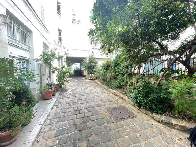 Appartement Paris 1 pièce s 11.7 m2