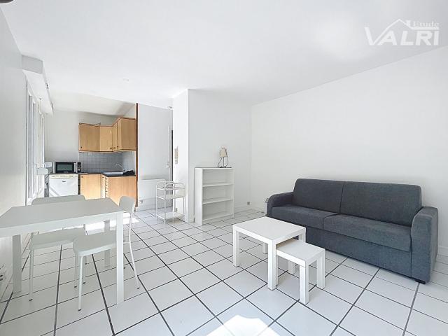 Appartement Paris 1 pièce s 28.80 m2