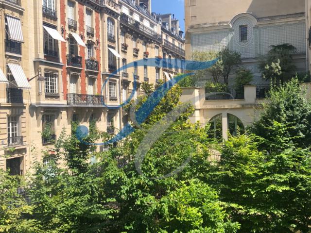 Appartement Paris 2 pièces meublé 64 m2