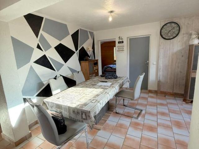 Appartement PASSY 87 M2, 5 pièces 276000 euros