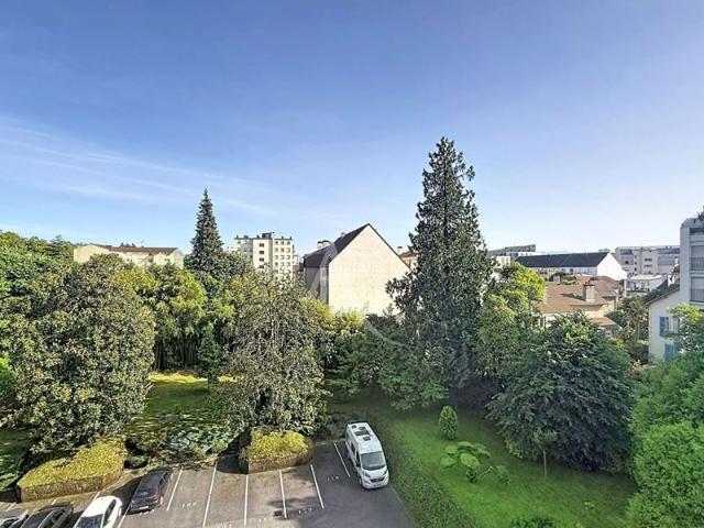 Appartement Pau 1 chambre parking et cave