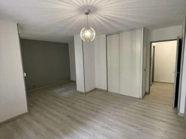 Appartement PAU avec balcon et parking