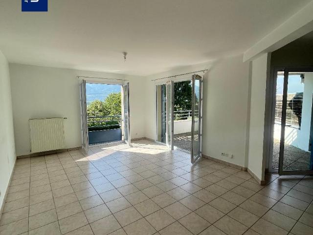 Appartement pièces à louer à Lumbin