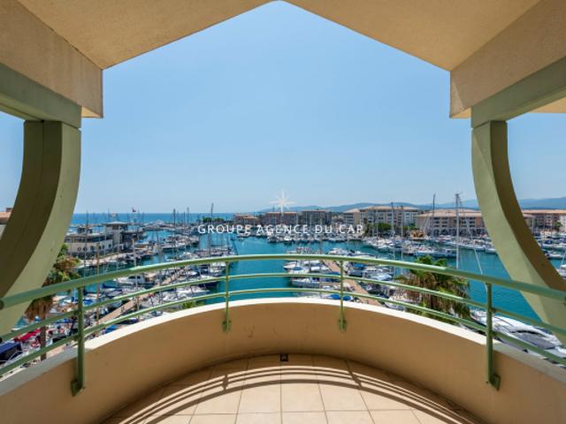 Appartement PORT FRÉJUS Duplex 115 m² en dernier étage avec terrasse, vue mer, vue port et grand garage