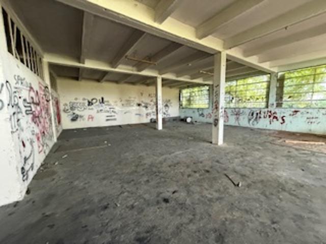 APPARTEMENT PLATEAU A AMENAGER T5 EN RDC REPLONGES