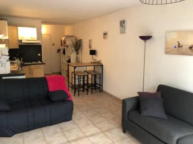 APPARTEMENT,PROXIMITÉ DU PORT,QUAI PRINIPALE,CENTRE