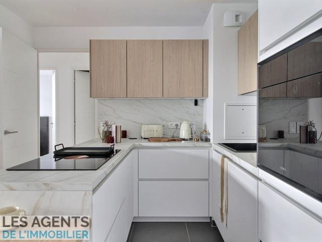 Appartement Puteaux 4 pièces 76 m2 Parking et Cave