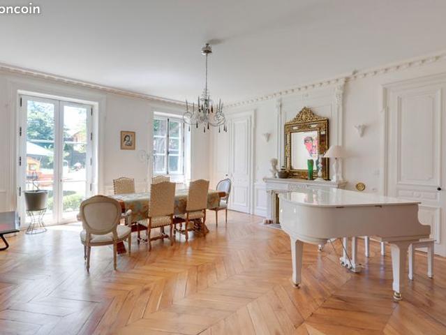 Appartement quatre pièces à rénover en duplex avec jardin