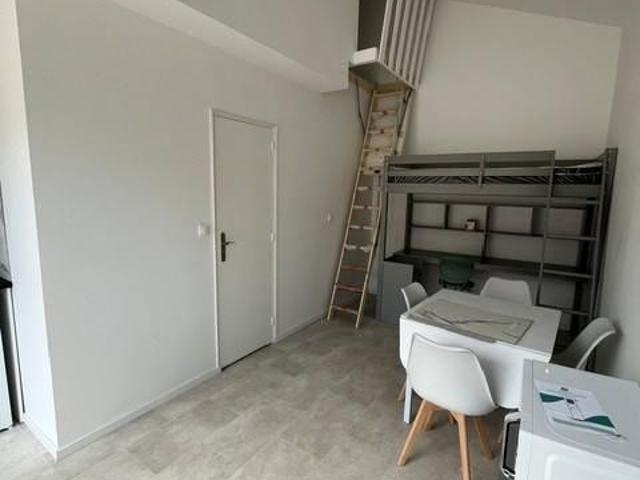 Appartement r�nov� Simiane Collongue 1 pi�ce s 17.0 m2