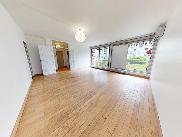 Appartement RDC 101,02 m2 5 pièces Non meublé