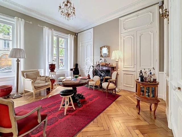 T5 de charme non meublé – quartier FOCH