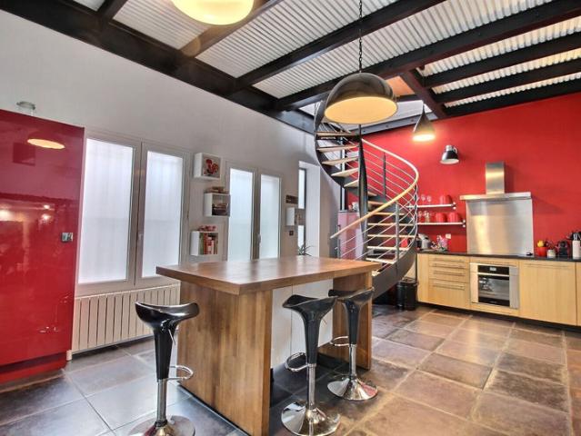 Appartement RDC 240 m2 7 pièces