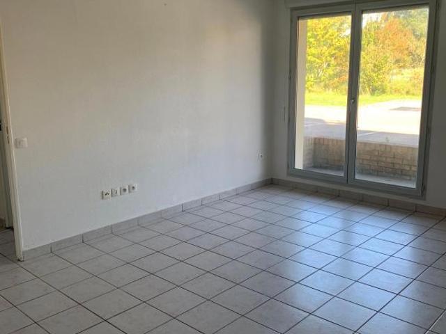 Appartement RDC 44 m² avec extérieur et parking