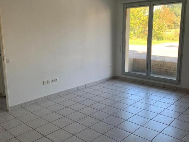 Appartement RDC 44 m² avec extérieur et parking