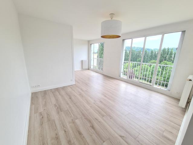 Appartement RDC 74 m2 4 pièces
