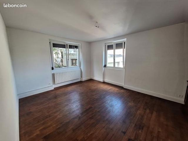 Appartement RDC F5,avec garage, terrain, 2 caves & petite dépendance