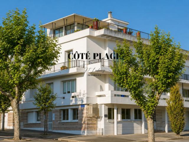 APPARTEMENT REMARQUABLE DES ANNÉES 60 AU PRIX DE 895 000 EUR H