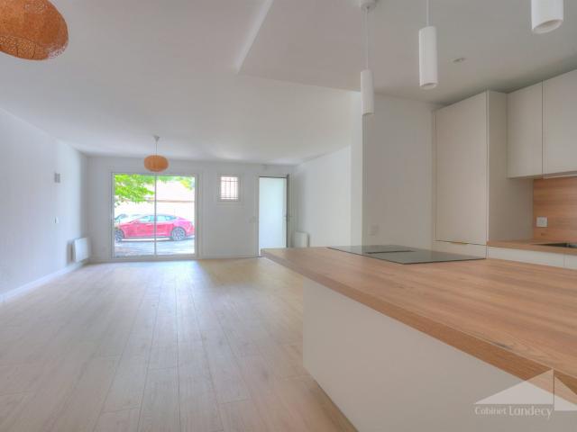 Appartement rénové 3 pièces à vendre Chevry 88m² Chevry