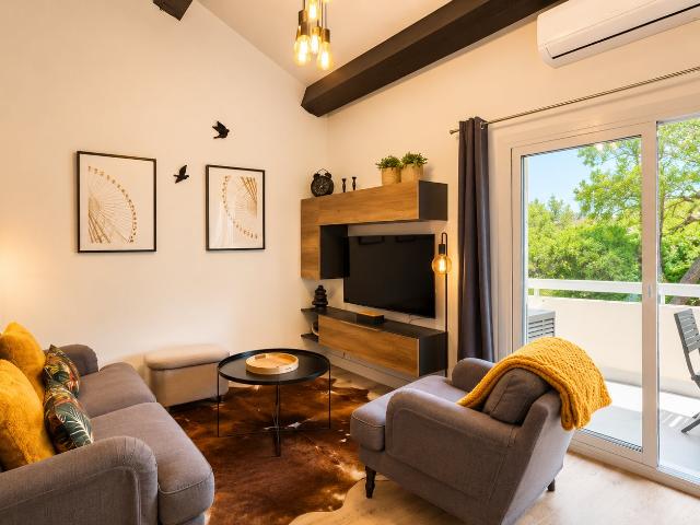 Appartement rénové 3 pièces avec vue mer en dernier étage 44m² Saint Raphaël
