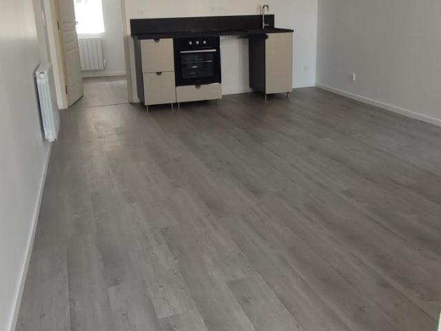 Appartement rénové 3 pièces dans maison