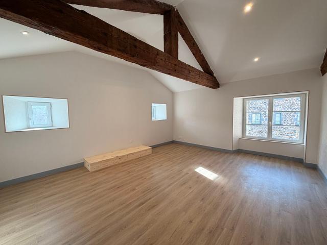 Appartement rénové 3 pièces Saint Flour