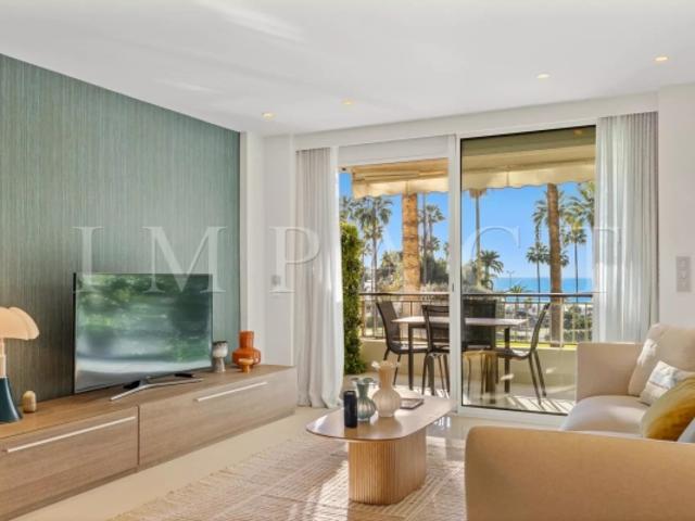 Appartement rénové 3 pièces vue mer à vendre Cannes Croisette