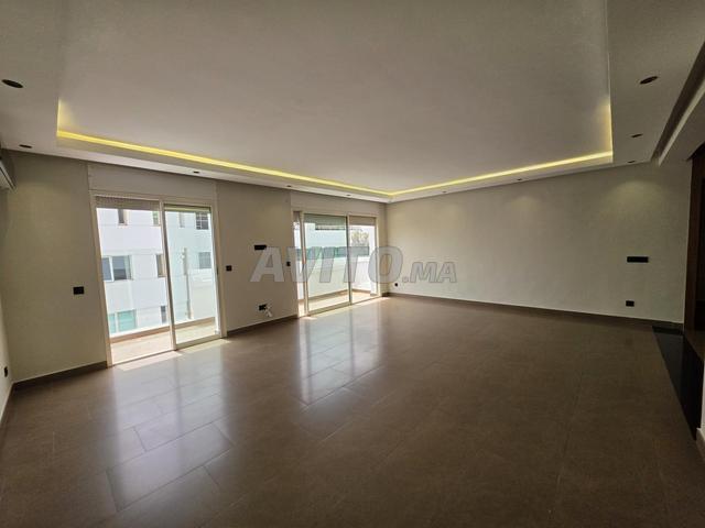 Appartement rénové 162 m², terrasse, Racine