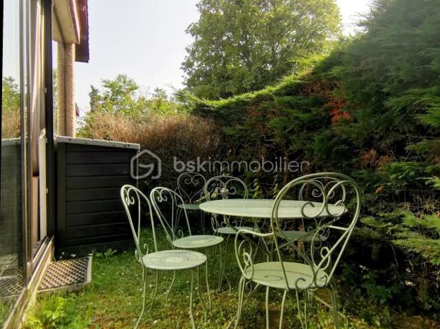 Appartement rénové, 27m², avec extérieur, loggia, jardin, place de parking