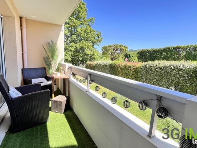Appartement rénové 2 pièces | Loggia et parking | Proche gare