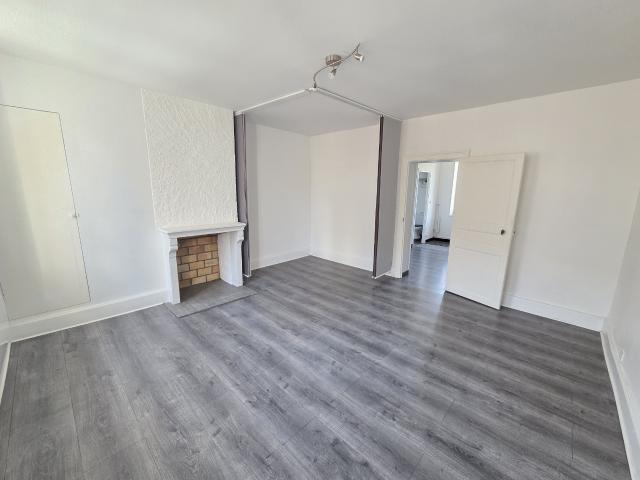 Appartement rénové 42 m2 avec cave Moulins