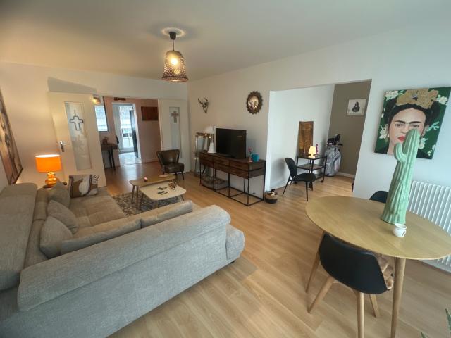 Appartement rénové 77,87 m2 avec balcons à Reims