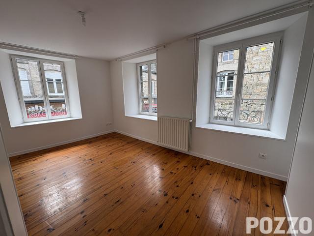 APPARTEMENT RENOVE A LOUER EN TRIPLEX DE TYPE F4 SUR SAINT PIERRE EGLISE