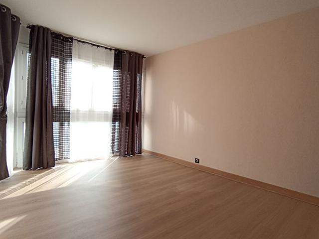 APPARTEMENT RENOVE ASCENSEUR ET 3 CHAMBRES