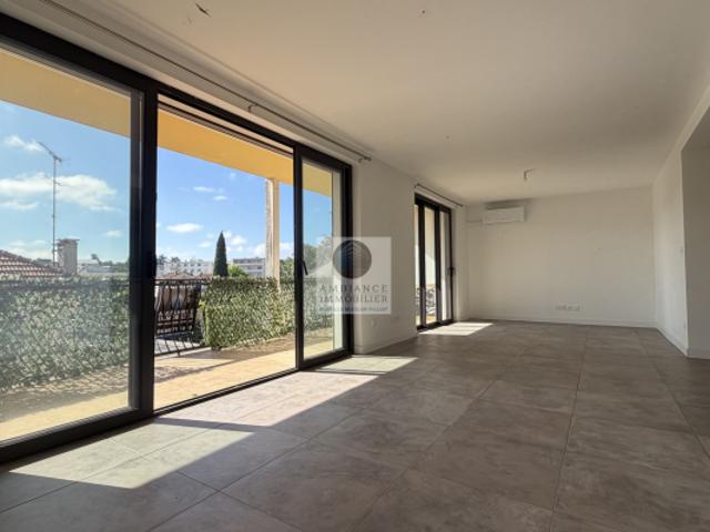 Appartement rénové avec terrasse
