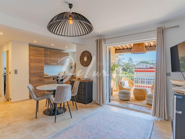 Appartement rénové avec terrasse, centre ville de Sainte Max. 42m² Sainte Maxime