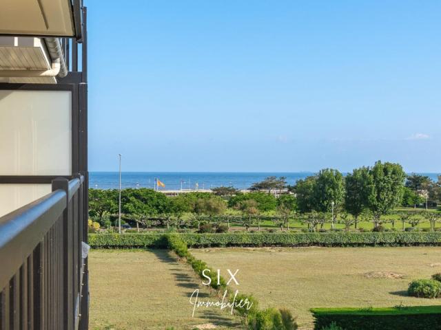 APPARTEMENT RENOVE AVEC TERRASSE DE 14M² VUE MER