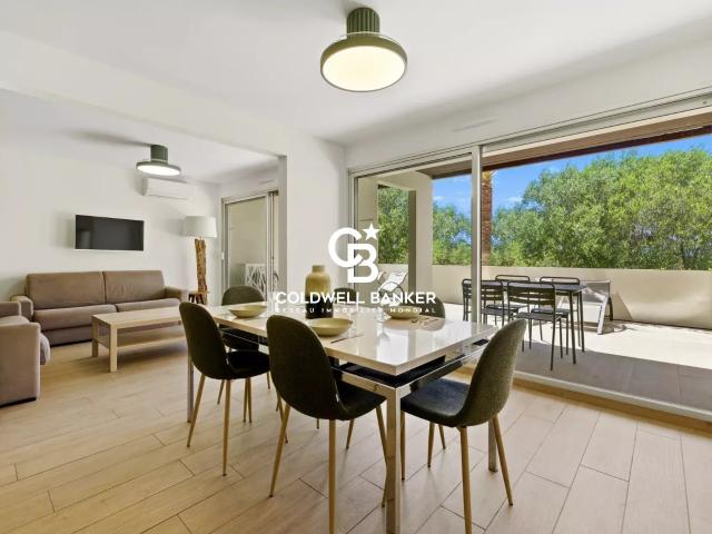 Appartement rénové avec terrasse et vue mer à deux pas de la. 72m² Antibes