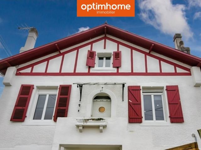 Appartement rénové avec vue imprenable sur les Pyrénées – Idron 64