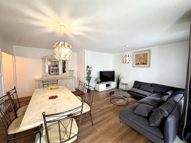 Appartement rénové avec balcon