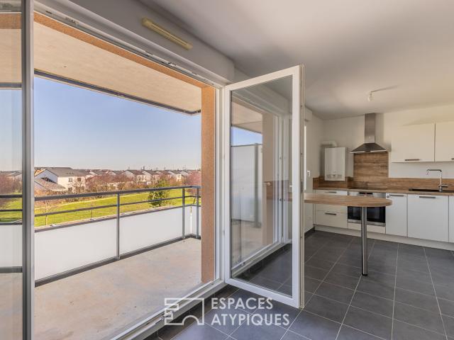 Appartement rénové avec balcon et vue dégagée