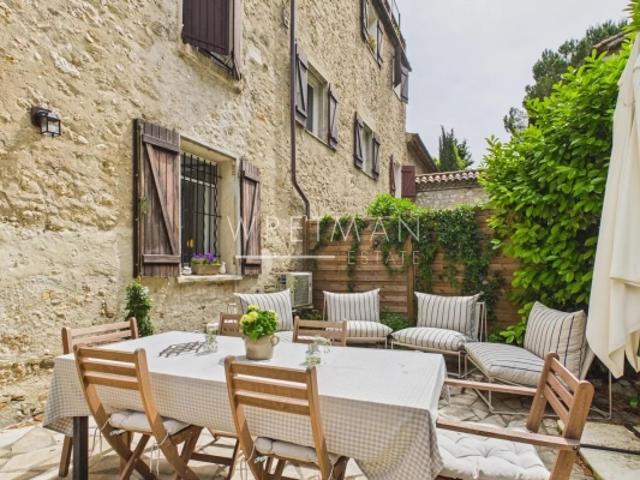 Appartement renové avec grande terrasse – Cagnes sur Mer