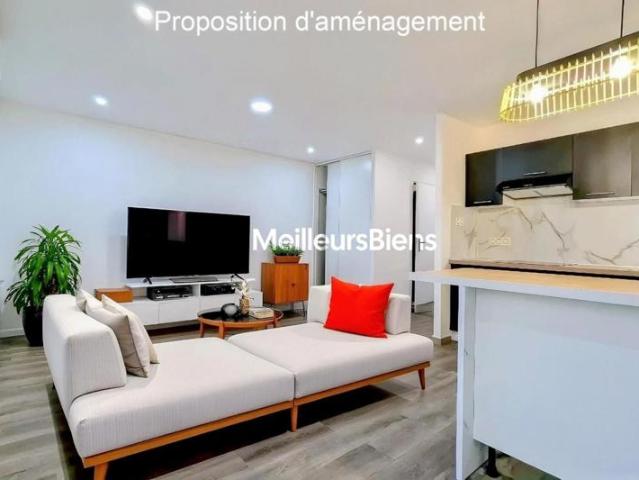 Appartement rénové dans belle résidence