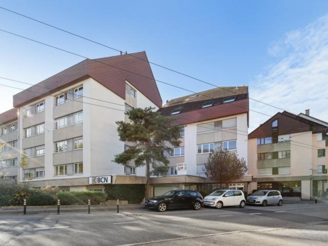 Appartement rénové de 3.5 au dernier étage avec balcon Caution gratuite